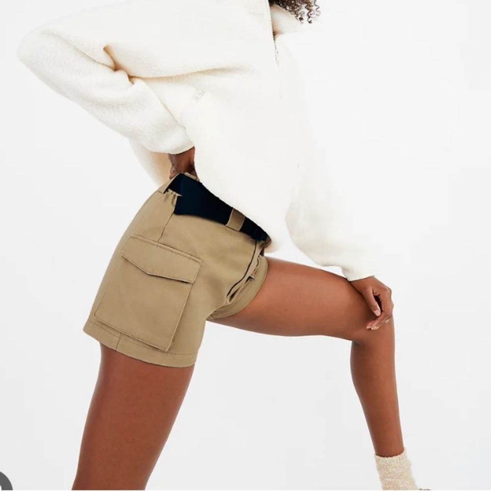 Aritzia TNA 3" Cargo Shorts